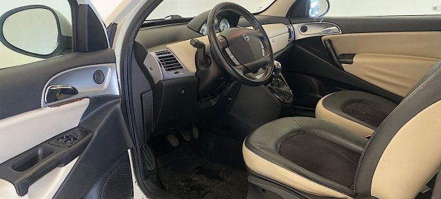 LANCIA Ypsilon usata, con Chiusura centralizzata