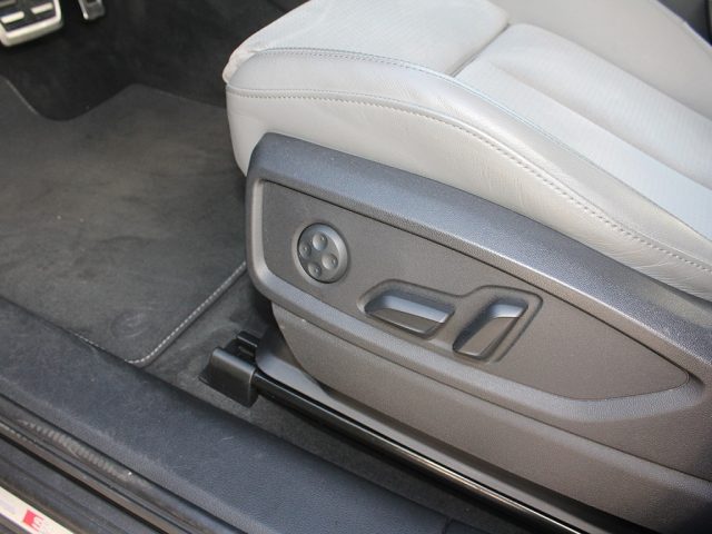 AUDI Q5 usata, con Sensori di parcheggio posteriori