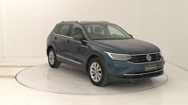 VOLKSWAGEN Tiguan usata, con Boardcomputer