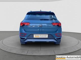 VOLKSWAGEN T-Roc usata, con Autoradio