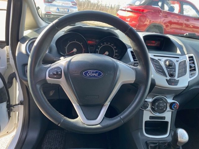 FORD Fiesta usata, con ESP