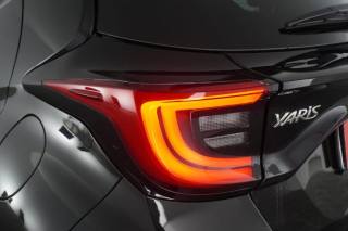 TOYOTA Yaris usata 9