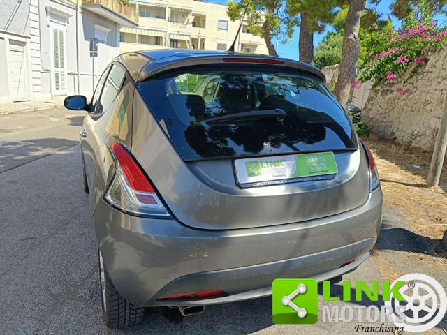 LANCIA Ypsilon usata, con Lettore CD