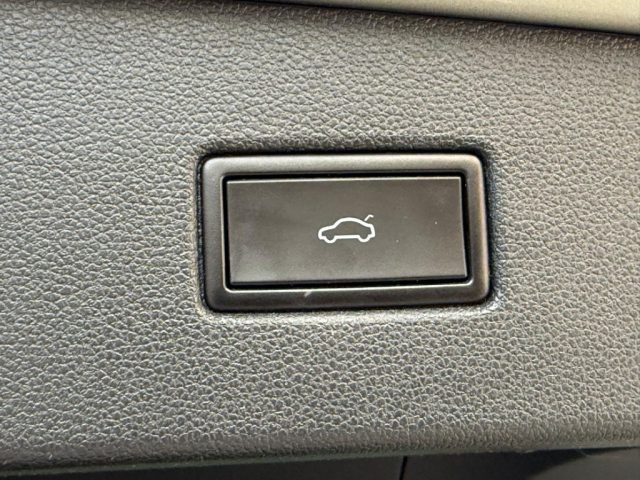 VOLKSWAGEN Tiguan usata, con Specchietti laterali elettrici