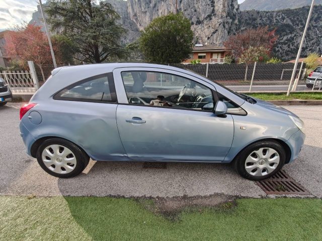 OPEL Corsa usata, con Controllo automatico clima