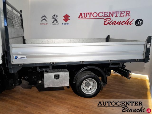 NISSAN Cabstar usata, con Autoradio