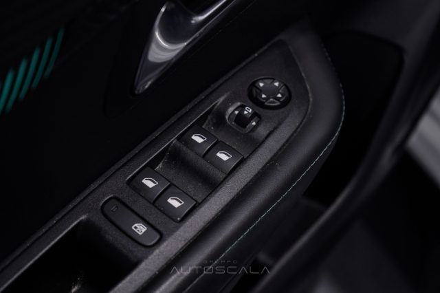 PEUGEOT 208 usata, con Controllo automatico clima