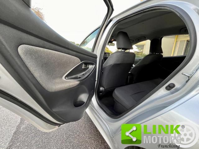 TOYOTA Yaris usata 24