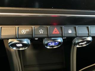 RENAULT Captur usata, con Hill holder