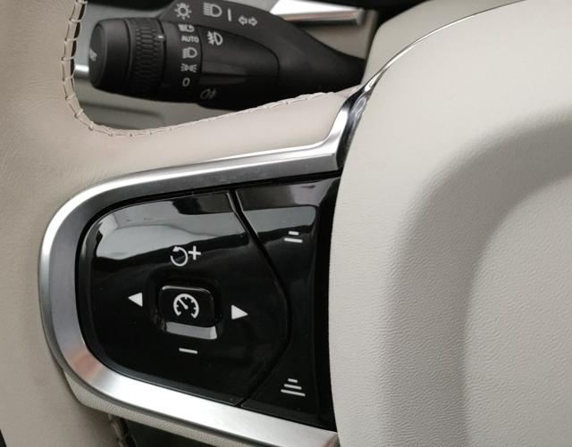 VOLVO XC60 usata, con Regolazione elettrica sedili