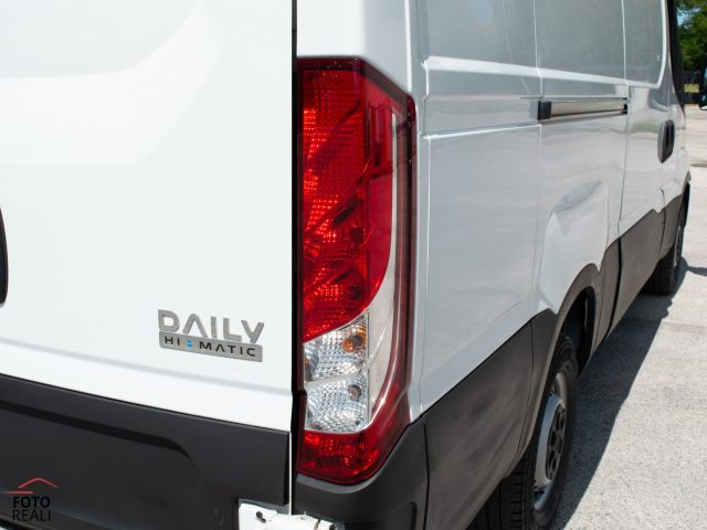 IVECO Daily usata, con Sensori di parcheggio posteriori
