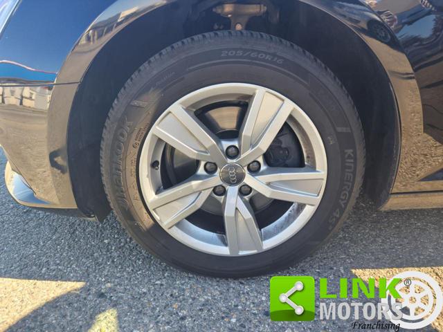 AUDI A4 usata, con Park Distance Control