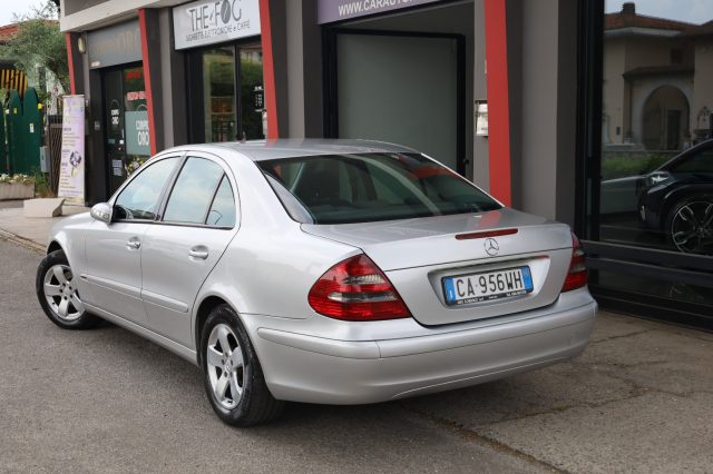 MERCEDES-BENZ E 220 usata 39