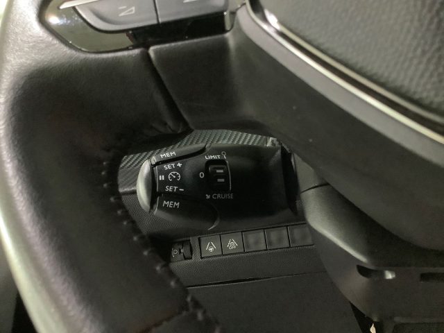 PEUGEOT 2008 usata, con Frenata d