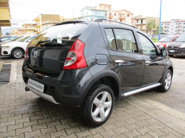 DACIA Sandero usata, con Autoradio