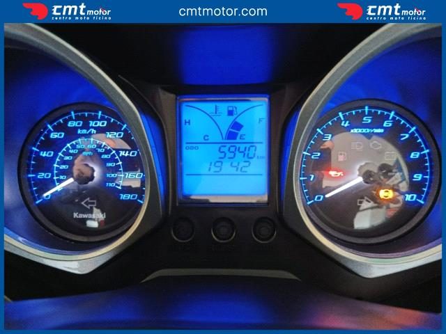 KAWASAKI J 300 usata 4