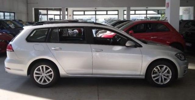 VOLKSWAGEN Golf Variant usata, con Airbag