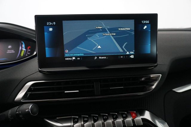 PEUGEOT 3008 usata, con Leve al volante