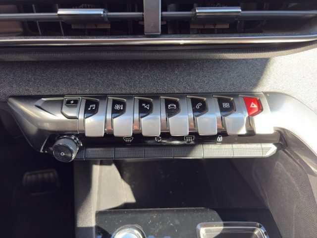 PEUGEOT 3008 usata, con Sensore di luce