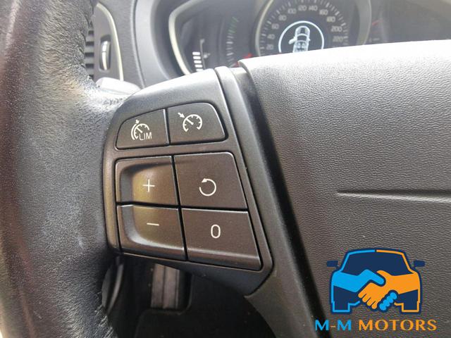 VOLVO V40 Cross Country usata, con Chiusura centralizzata