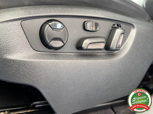 VOLKSWAGEN Touareg usata, con Portapacchi