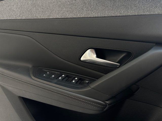 PEUGEOT 308 usata, con Touch screen