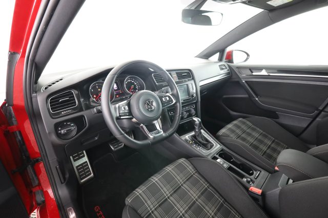 VOLKSWAGEN Golf usata 1