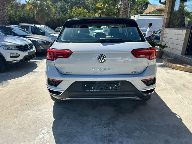 VOLKSWAGEN T-Roc usata, con Autoradio