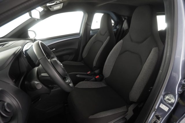 TOYOTA Aygo X usata 2