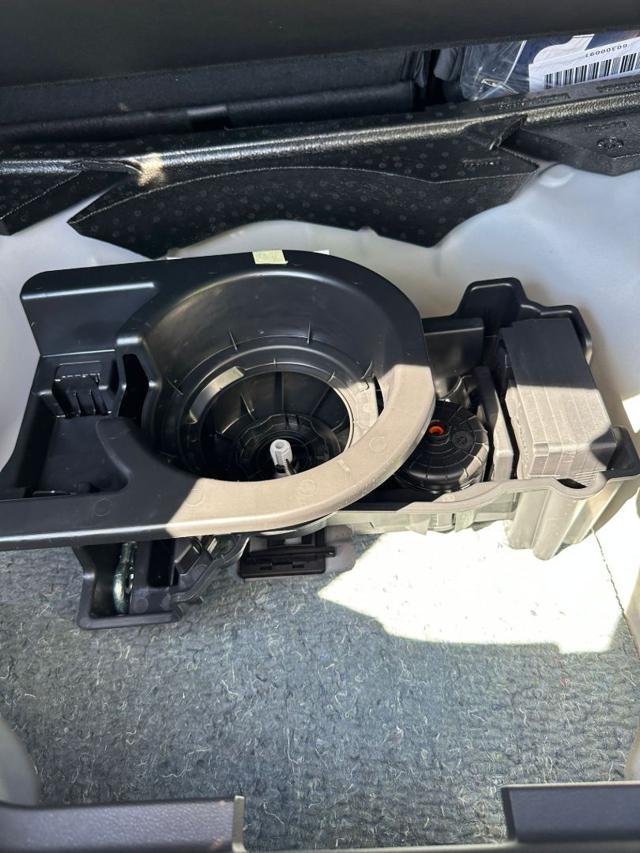 JEEP Avenger usata, con USB