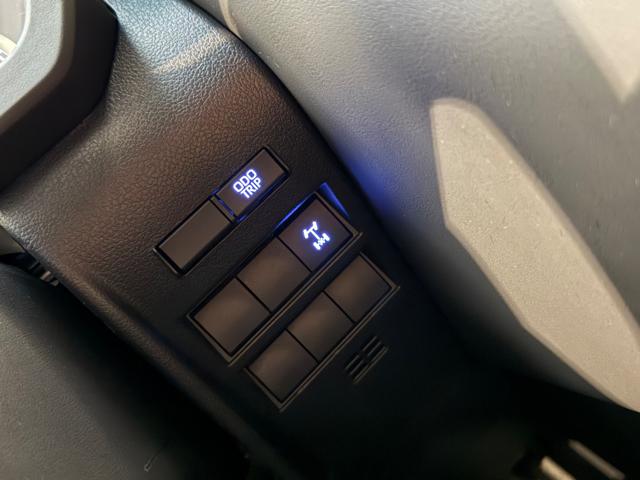 TOYOTA Land Cruiser usata, con Luci diurne LED