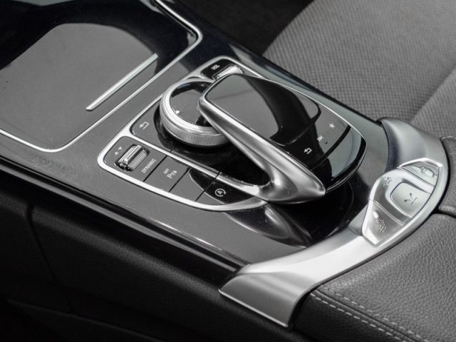 MERCEDES-BENZ C 220 usata, con Specchietti laterali elettrici