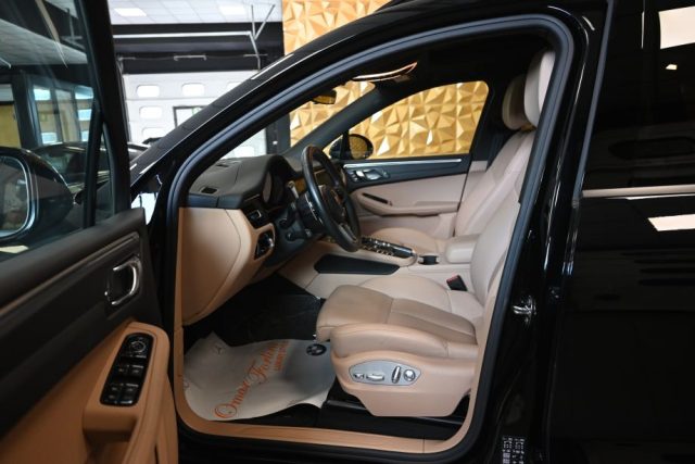 PORSCHE Macan usata 8