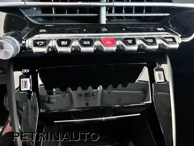 PEUGEOT 208 usata, con Fari LED