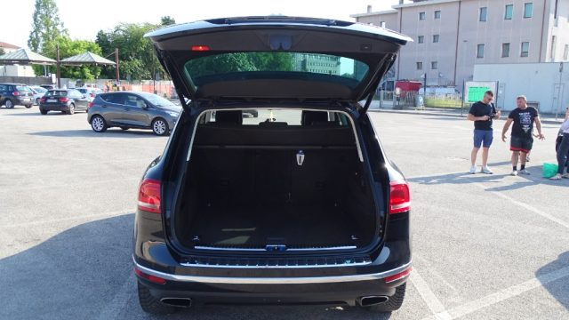 VOLKSWAGEN Touareg usata 121