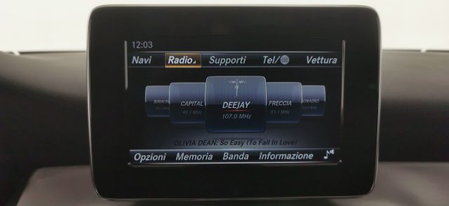 MERCEDES-BENZ GLA 200 usata 60