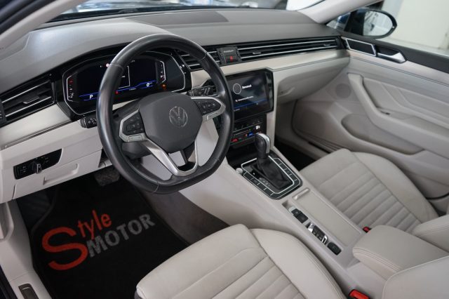 VOLKSWAGEN Passat Variant usata, con Controllo trazione