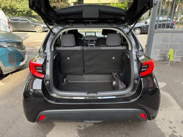 TOYOTA Yaris usata, con Bracciolo