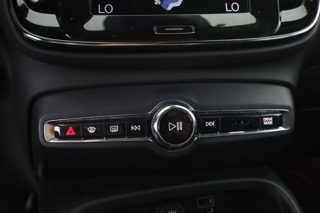 VOLVO XC40 usata 11