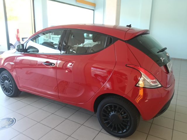 LANCIA Ypsilon usata, con Autoradio