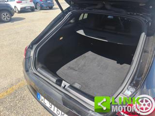 MERCEDES-BENZ CLA 200 usata, con Sedile posteriore sdoppiato
