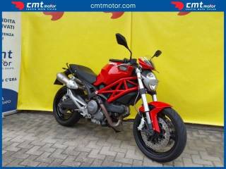DUCATI Monster 696