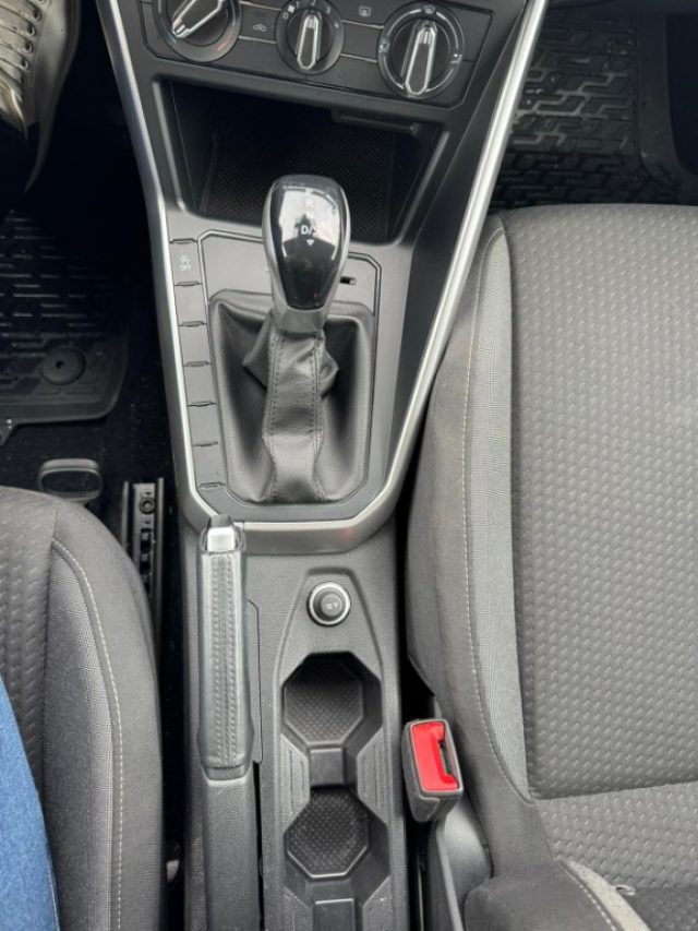 VOLKSWAGEN Taigo usata, con Autoradio digitale