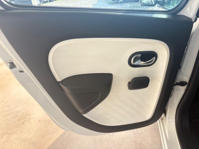 RENAULT Twingo usata 32