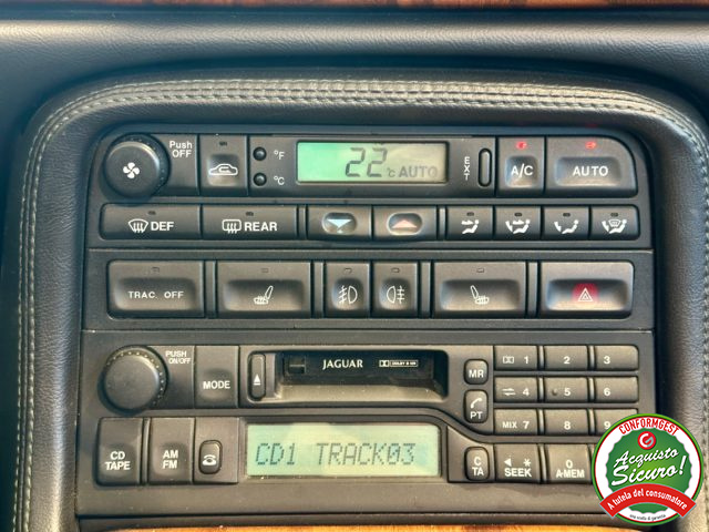 JAGUAR XKR usata, con Park Distance Control