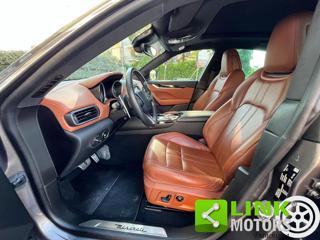 MASERATI Levante usata, con Leve al volante