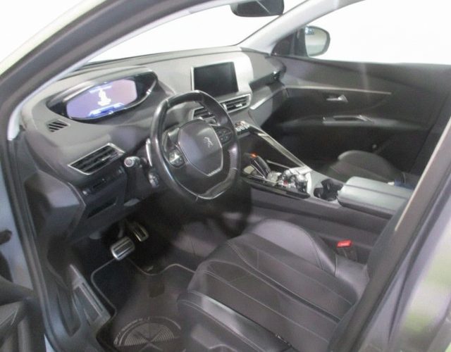 PEUGEOT 5008 usata, con Autoradio