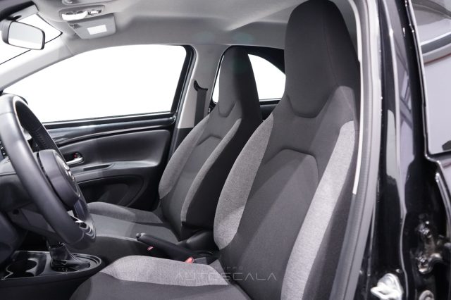 TOYOTA Aygo X usata, con USB