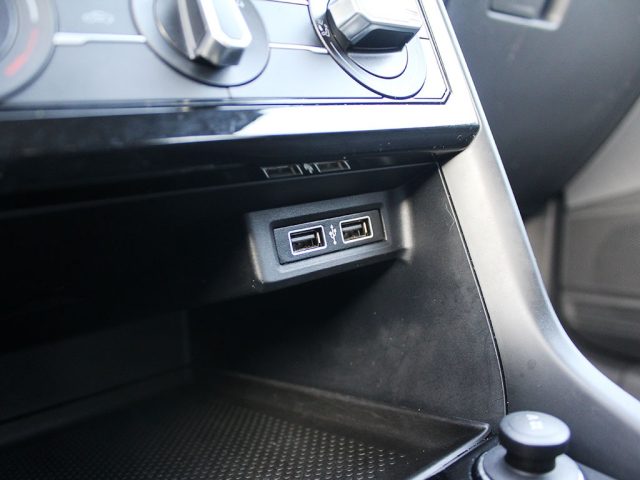 VOLKSWAGEN T-Cross usata, con Hill holder