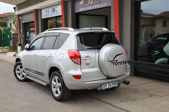 TOYOTA RAV 4 usata, con Cerchi in lega